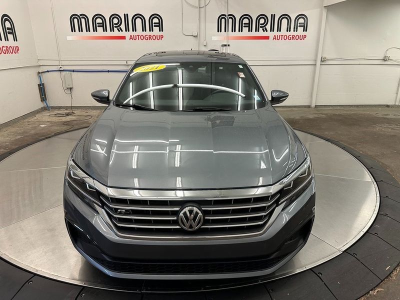 2021 Volkswagen Passat 2.0T R-LineImage 13