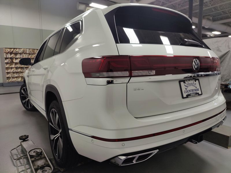 Used 2025 Volkswagen Atlas SEL Premium AWD R-Line Sunroof/NavImage 12