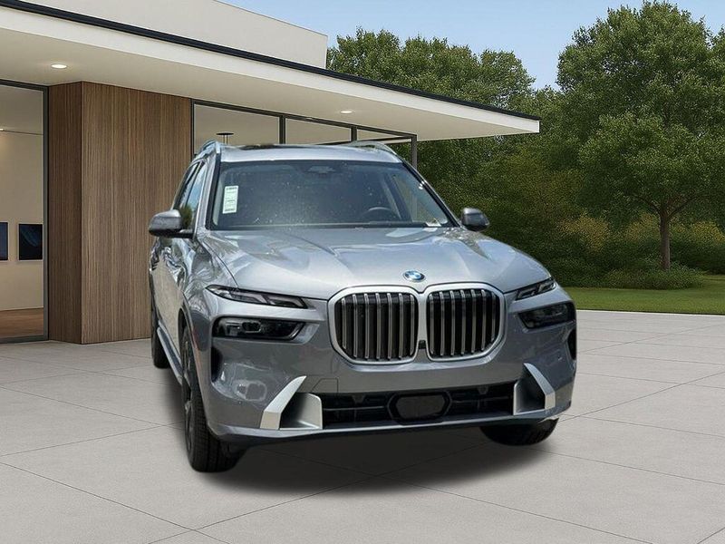 New 2027 BMW X7 xDrive40iImage 5