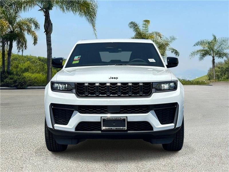 New 2026 Jeep Grand Cherokee Laredo Altitude 4x2