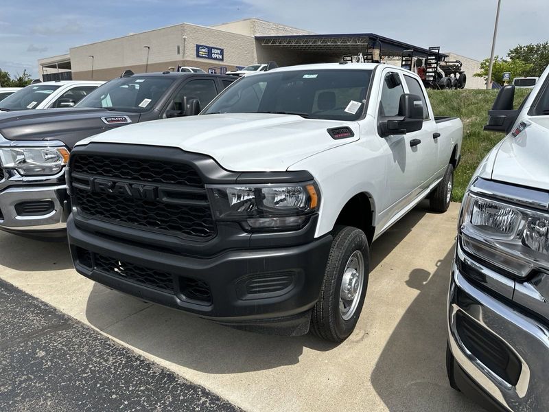 2024 RAM 2500 Tradesman Crew Cab 4x4 8