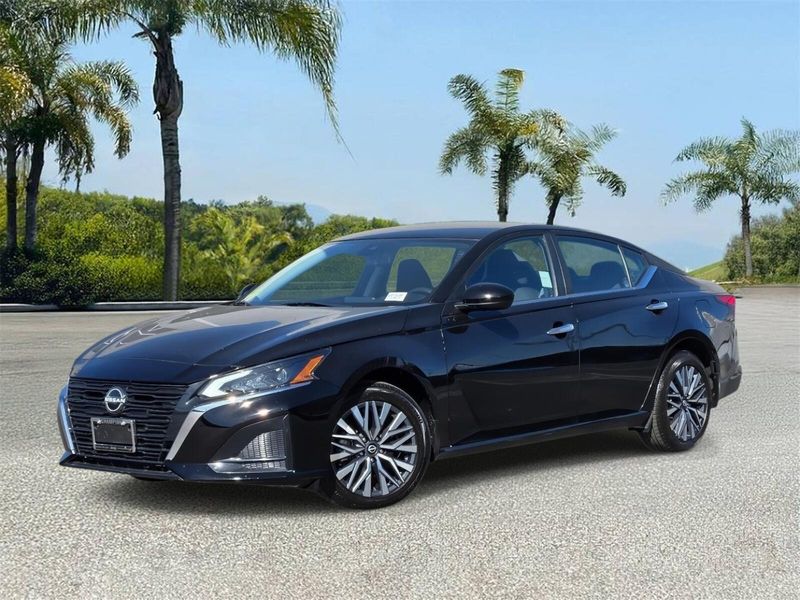 Used 2023 Nissan Altima 2.5 SV