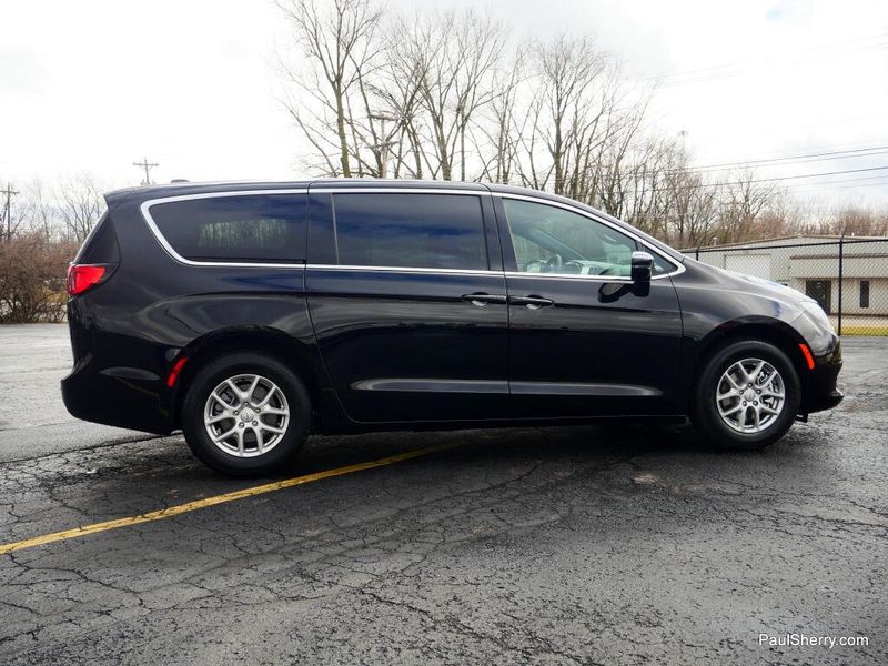 New 2026 Chrysler Voyager Lx