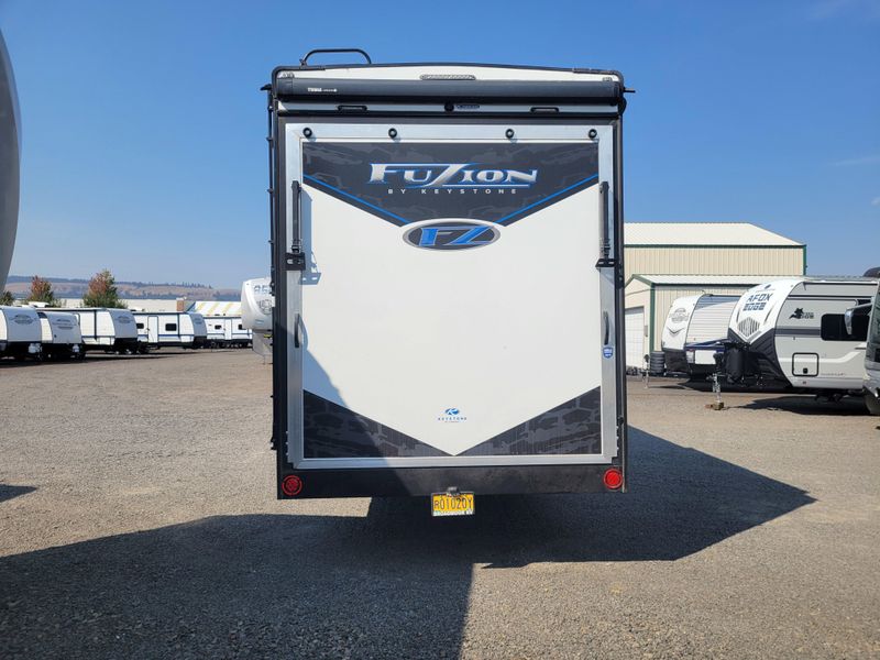 Used 2021 KEYSTONE RV FUZION 373 Image 3