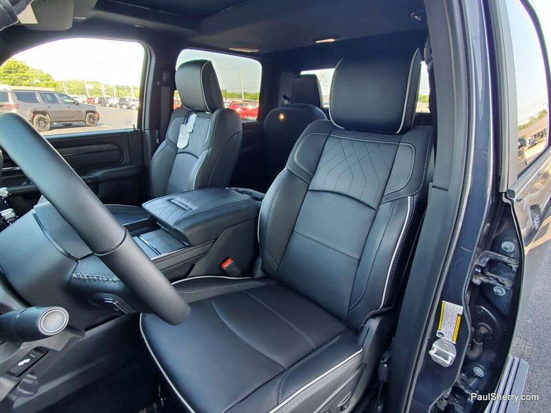 New 2025 RAM 2500 Limited Crew Cab 4x4 6