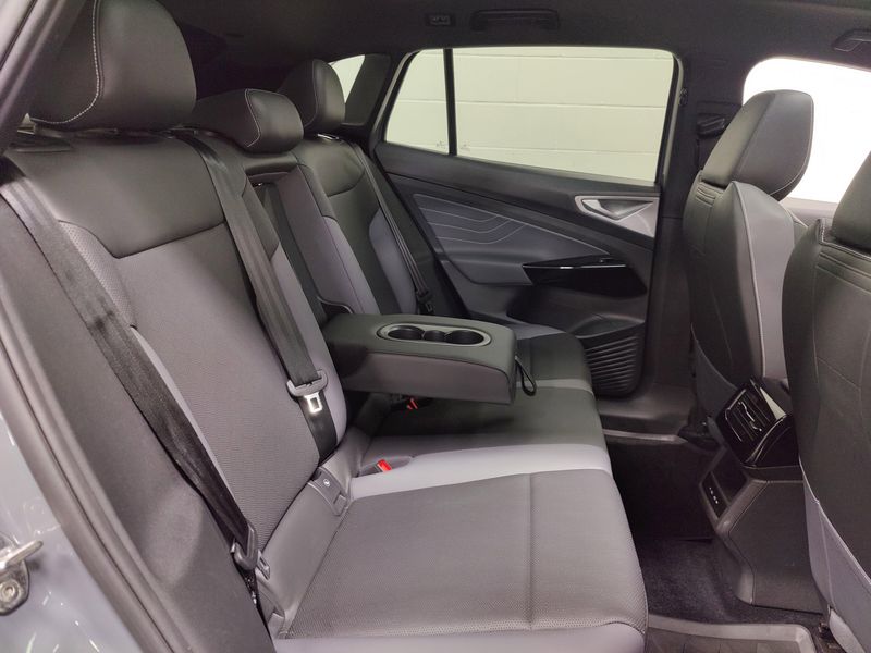 2023 Volkswagen ID.4 Pro S AWD 82kW w/Glass RoofImage 18