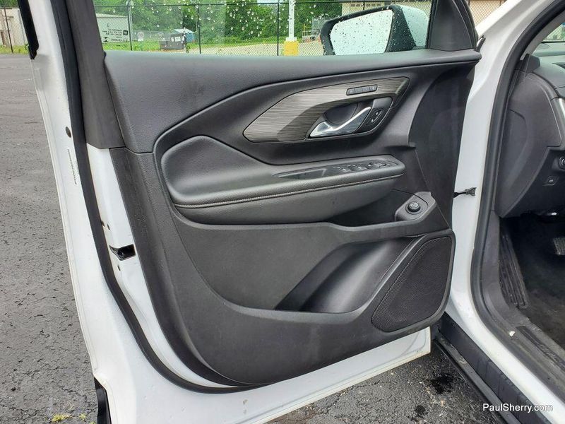 2024 GMC Terrain SLTImage 17