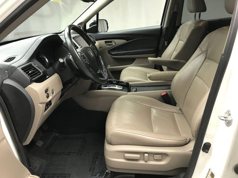 Used 2017 Honda Pilot EliteImage 4
