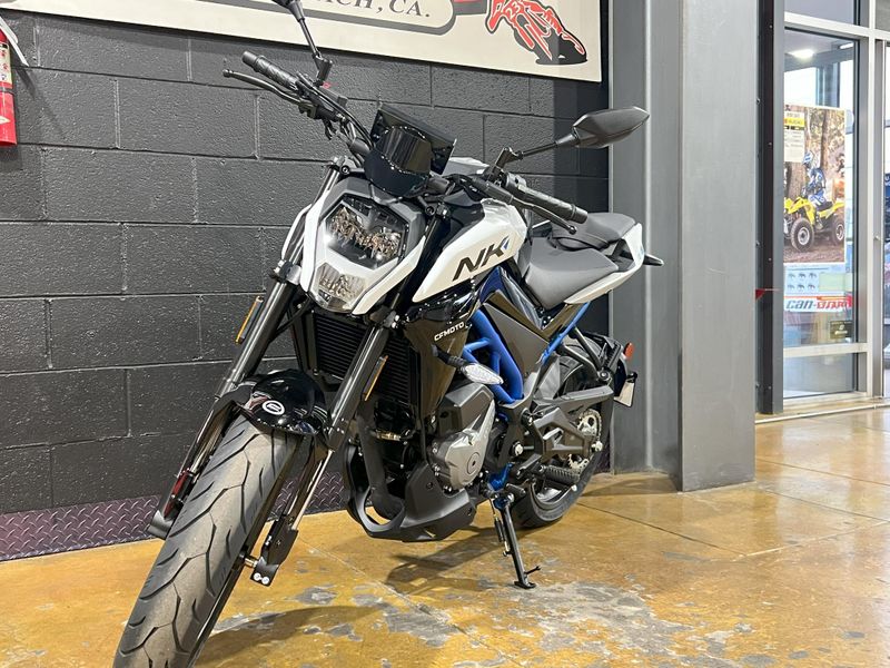 2025 CFMOTO 300NK Image 3