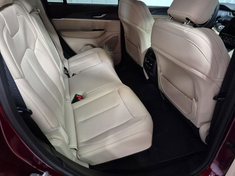 2025 Jeep Grand Cherokee Limited 4x4Image 8