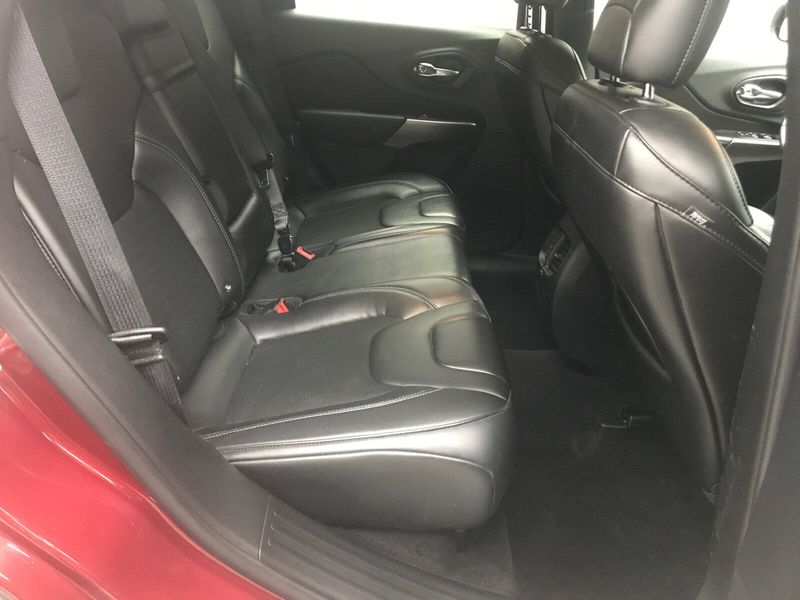 Used 2019 Jeep Cherokee Latitude PlusImage 14