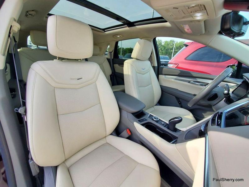 Used 2021 Cadillac XT5 AWD Premium LuxuryImage 14