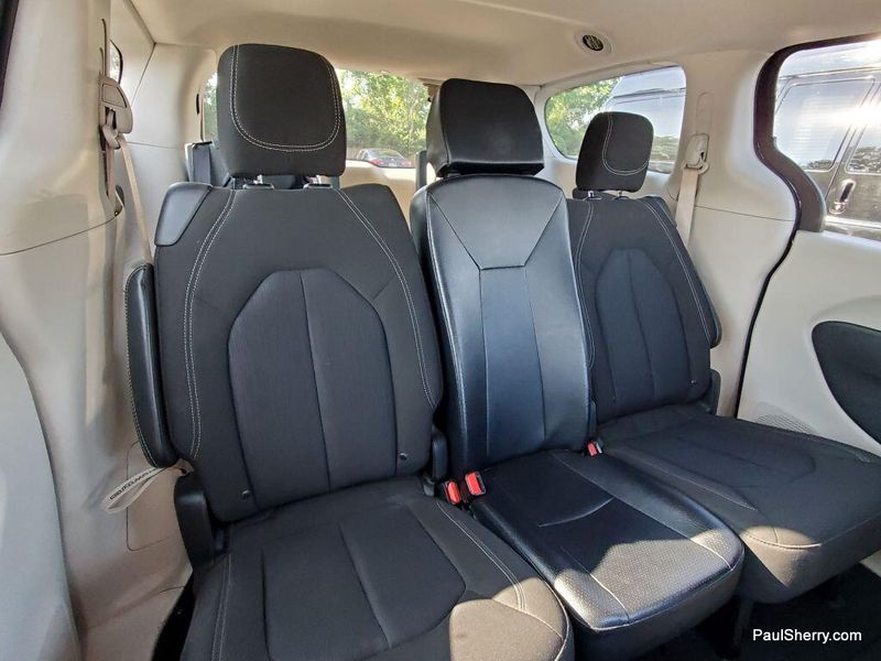 Used 2023 Chrysler Voyager LXImage 31