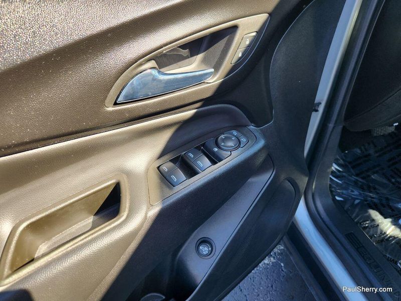 Used 2023 Chevrolet Equinox LT