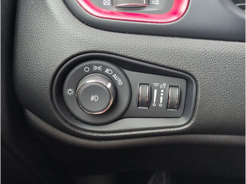 Used 2023 Jeep Renegade TrailhawkImage 27