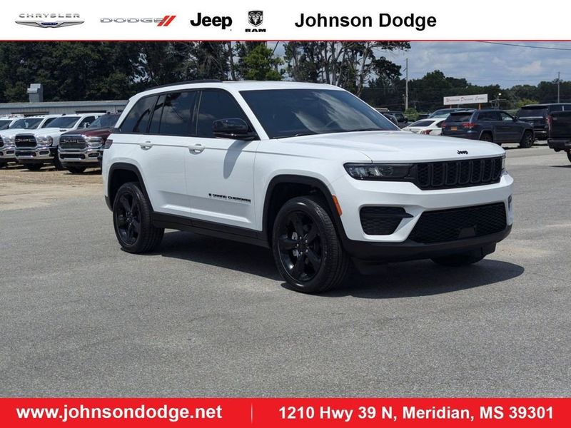 2024 Jeep Grand Cherokee Altitude 4x4Image 1