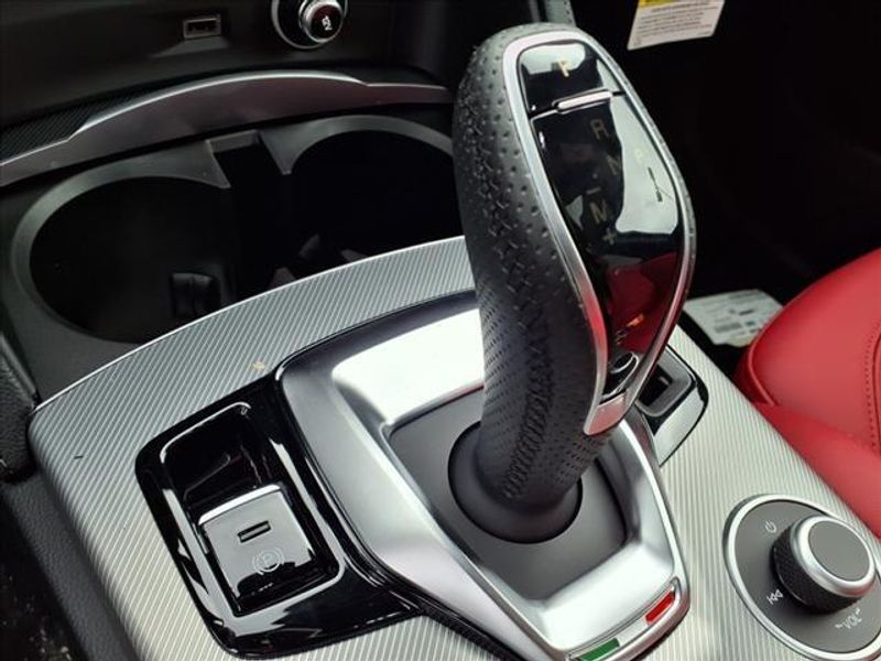 New 2025 Alfa Romeo Stelvio AwdImage 23