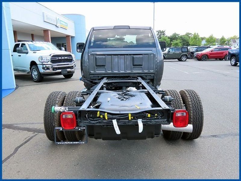 2024 RAM 3500 Chassis Cab TradesmanImage 6