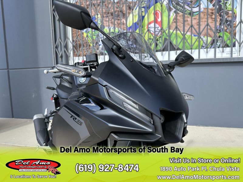 2025 Yamaha YZF-R3 ABS Image 5