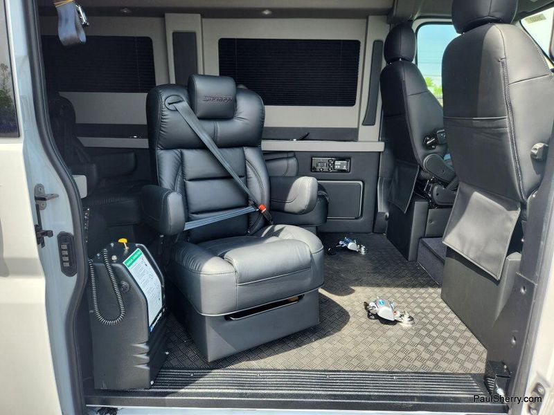 2024 RAM Promaster 2500 Slt+ Window Van High Roof 159