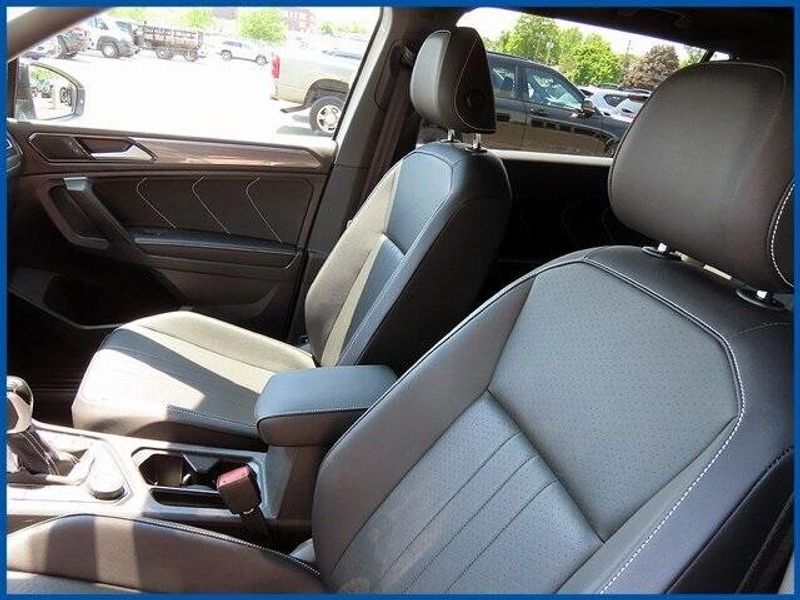 2022 Volkswagen Tiguan 2.0T SE R-Line BlackImage 13