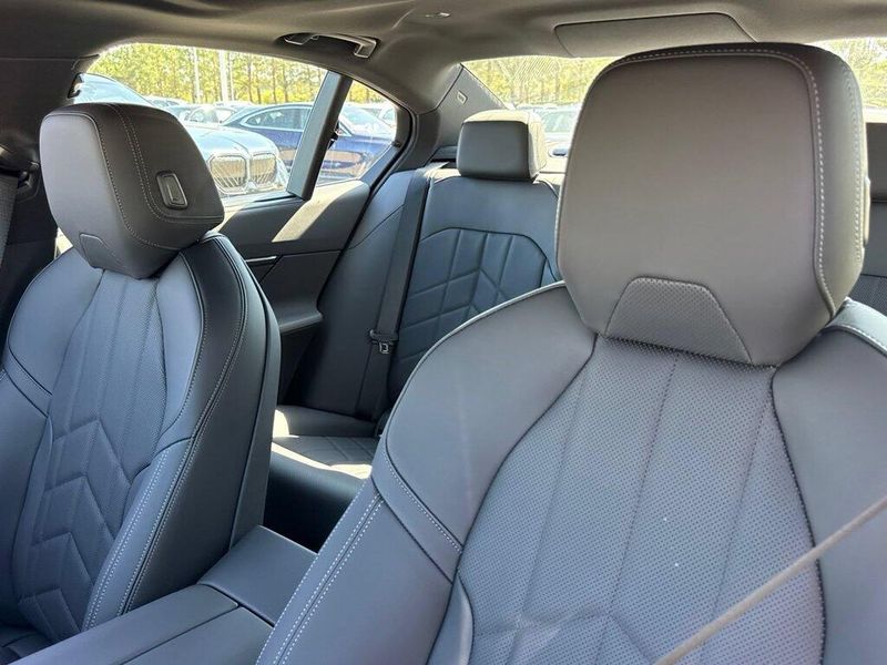 New 2027 BMW 5 Series 540i xDriveImage 19
