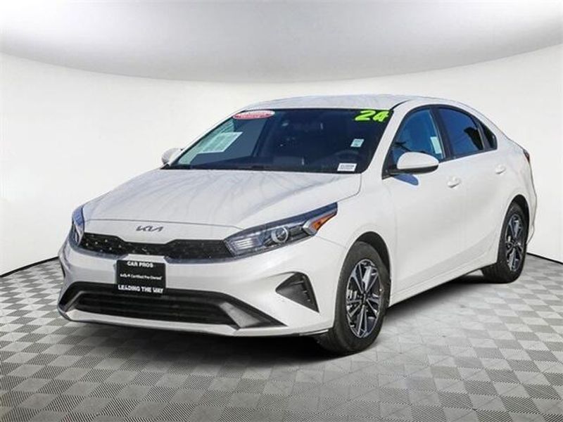 2024 Kia Forte LXSImage 5