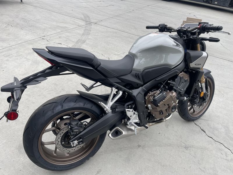 New 2024 Honda CB650R ABS Image 14