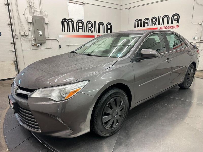 2017 Toyota Camry LEImage 11