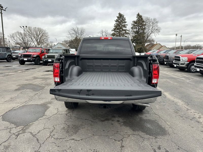 2023 RAM 1500 Classic SSVImage 8