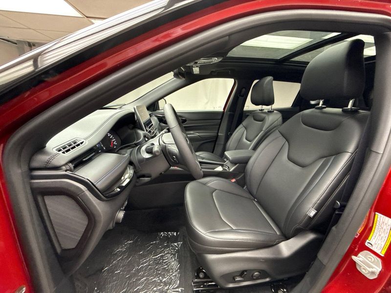 New 2025 Jeep Compass Limited 4x4Image 7