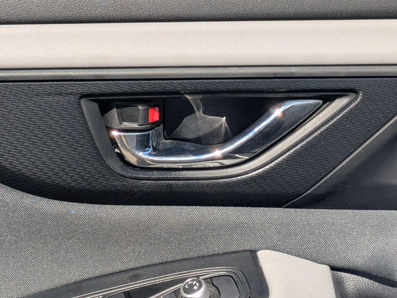 2020 Subaru Outback Premium photo 11