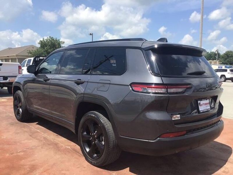Used 2023 Jeep Grand Cherokee L AltitudeImage 3