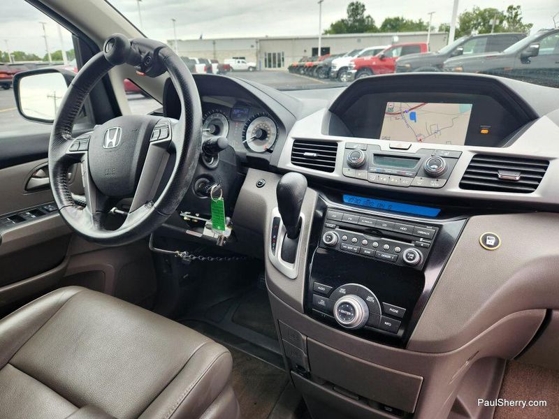 2013 Honda Odyssey EX-L photo 32