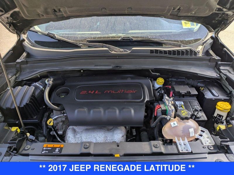 2017 Jeep Renegade Latitude North Edition photo 32
