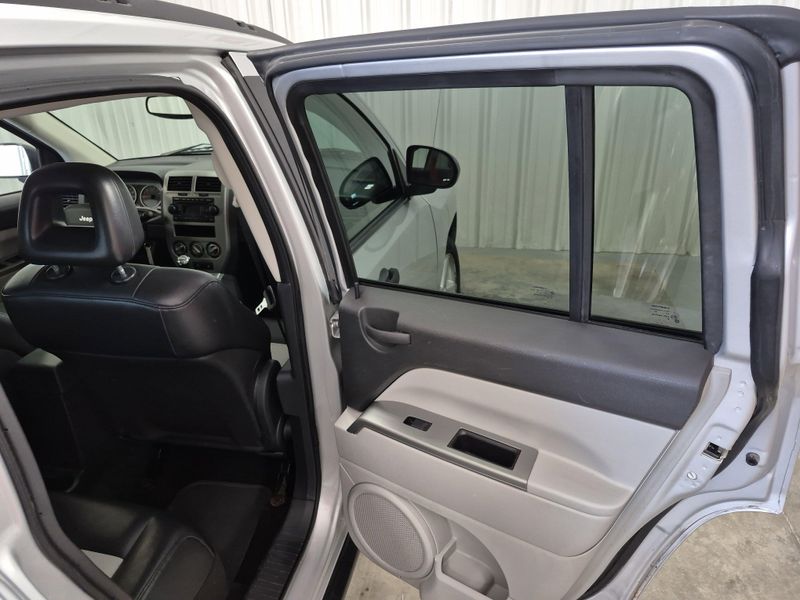 2007 Jeep Compass LimitedImage 10