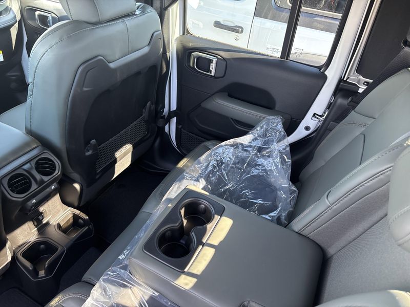 New 2026 Jeep Gladiator Mojave X 4x4Image 18