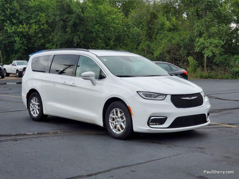 2022 Chrysler Pacifica Touring LImage 9