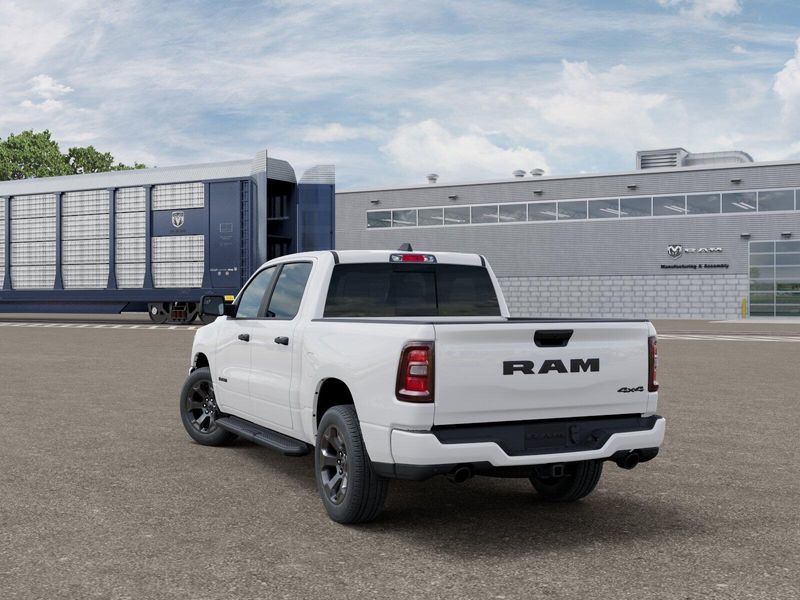 New 2027 RAM 1500 Express Crew Cab 4x4 5