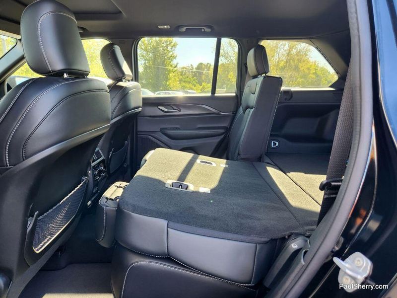 New 2025 Jeep Grand Cherokee Altitude X 4x4