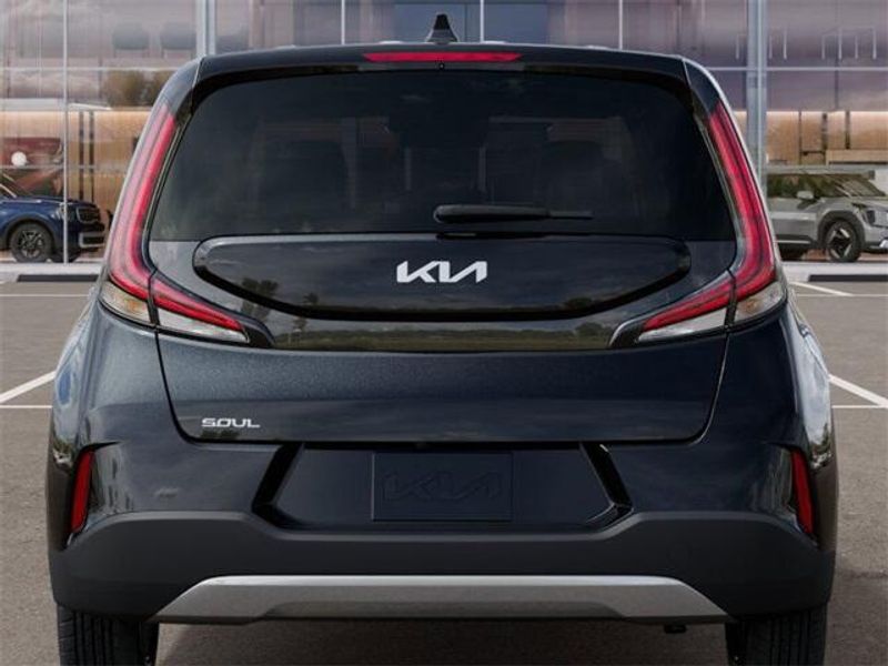 2025 Kia Soul LXImage 13