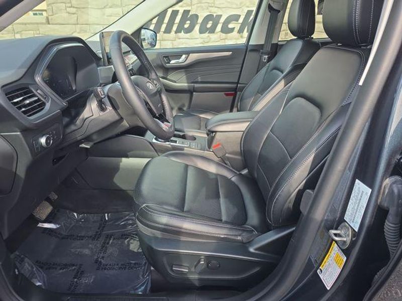 2022 Ford Escape Titanium photo 13