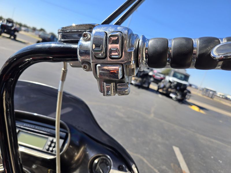 USED 2013 HARLEY ROAD GLIDE CVO  CUSTOM Image 23