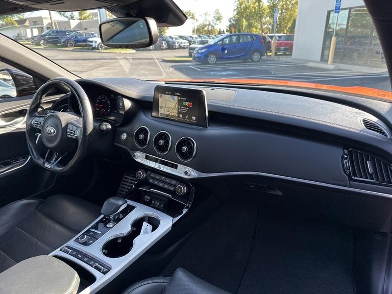 2020 Kia Stinger GT2 photo 14