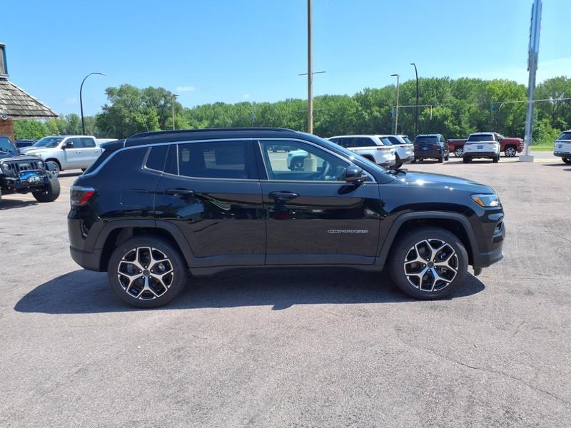 2025 Jeep Compass Limited photo 2