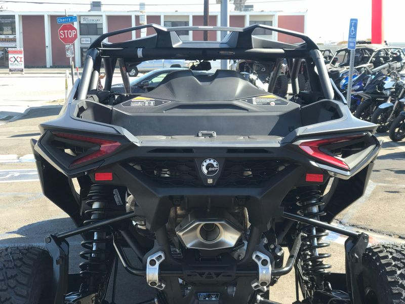 2025 Can-Am MAVERICK R MAX X RS WITH SMART-SHOX 999T DCT Image 11