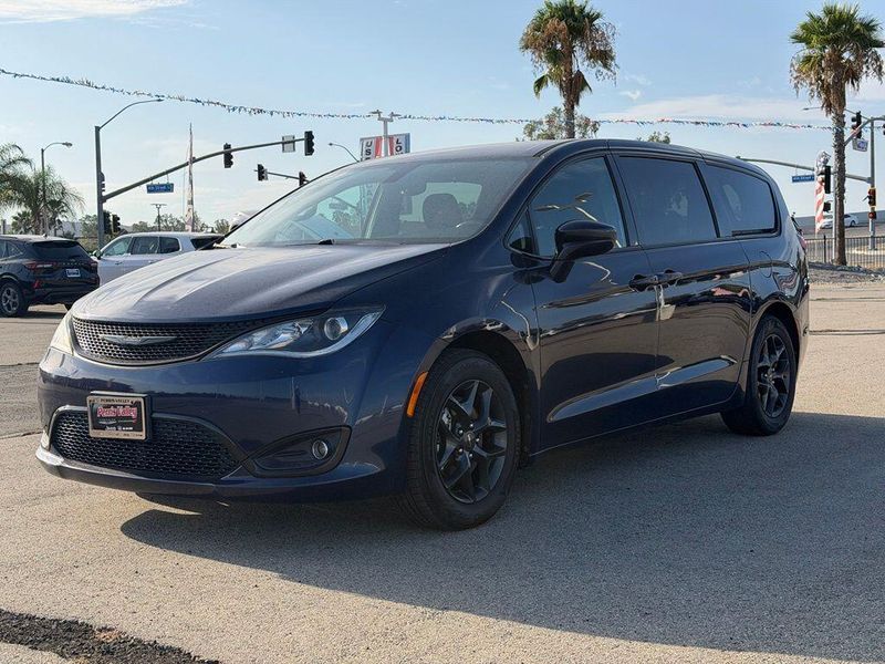 Used 2019 Chrysler Pacifica Touring PlusImage 4
