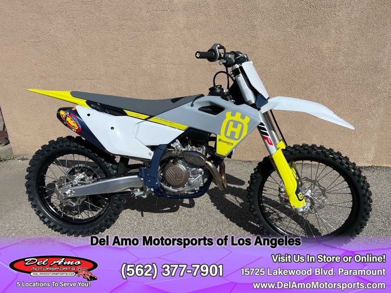 2024 HUSQVARNA FC 450  in a WHITE exterior color. Del Amo Motorsports of Los Angeles (562) 262-9181 delamomotorsports.com 