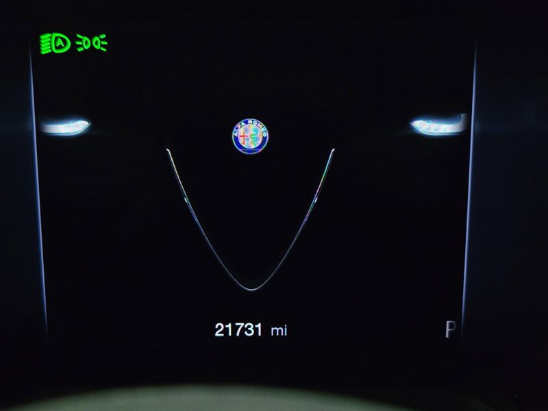 Used 2024 Alfa Romeo Giulia Ti AWD w/Sunroof/NavImage 30