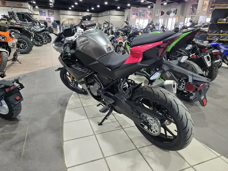 NEW 2026 CFMOTO 300SS Image 5